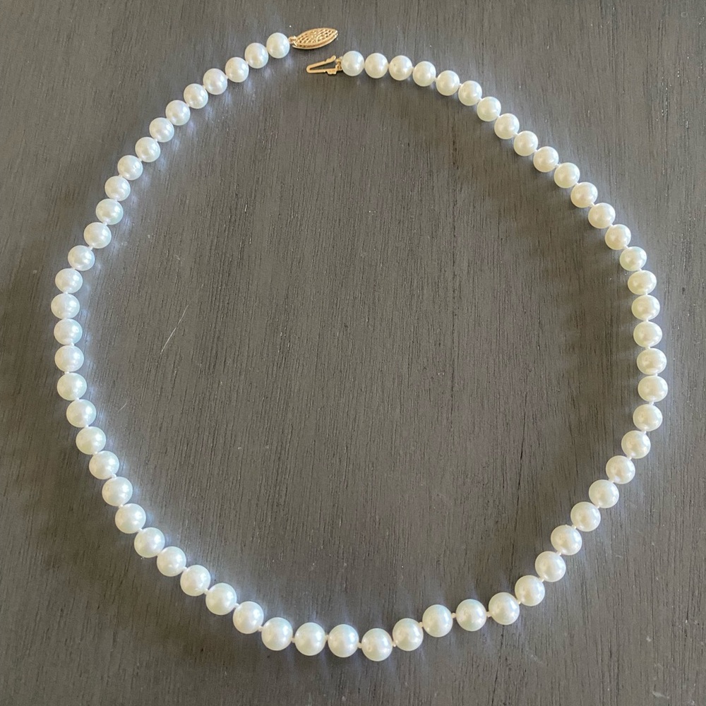 Kay Jewelers pearl necklace in perfect condition!
